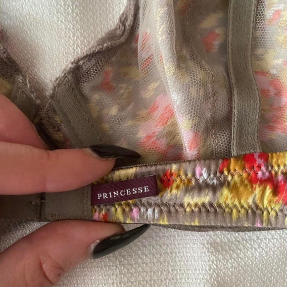 funky abstract floral print bra - Picture 4 of 4